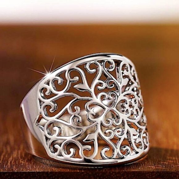 STERLING SILVER FLOWER HOLLOW VINTAGE RING - Picture 4 of 8